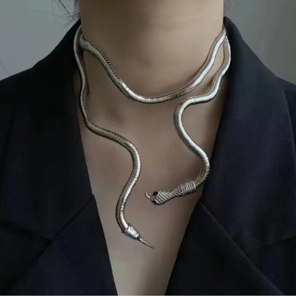 Anthropologie Jewelry - Serpenti Silver Metallic Magic Snake Cool Bendy Multilayer Necklace